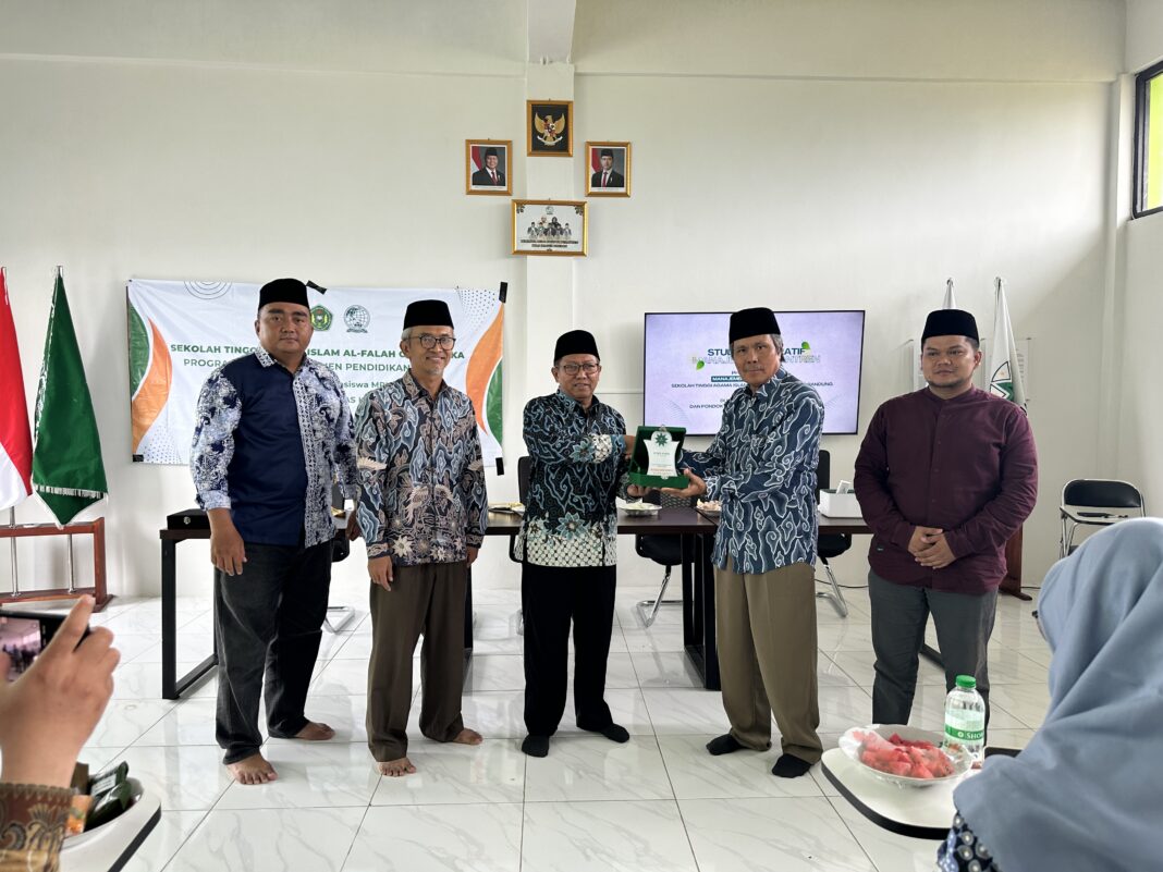 Prodi Manajemen Pendidikan Islam STAI Al Falah Cicalengka Bandung Lakukan Studi Komparatif ke STIES KHAS Al Jaelani Cirebon